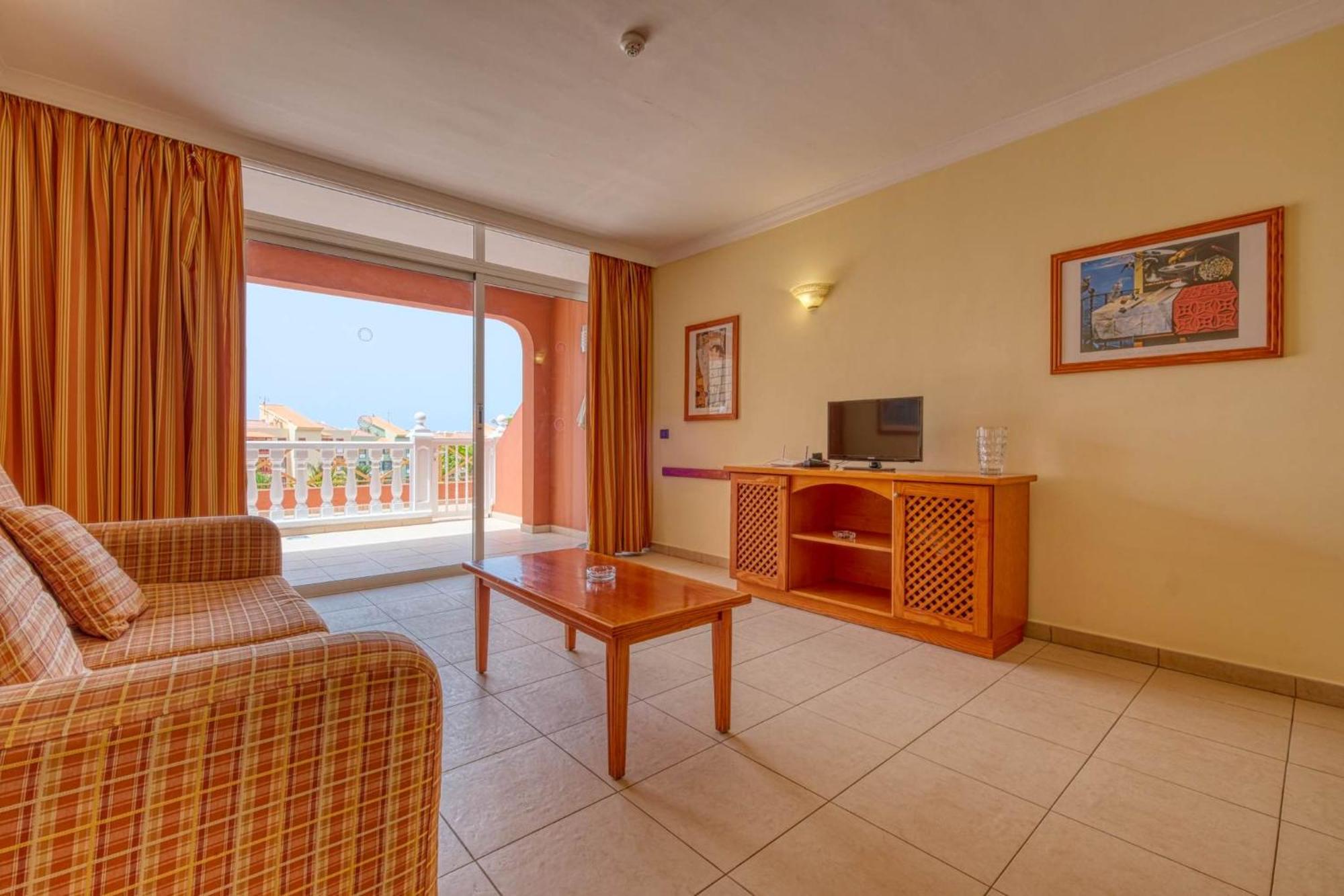 Apartamentos Callaomar Каляо Салвахе Екстериор снимка