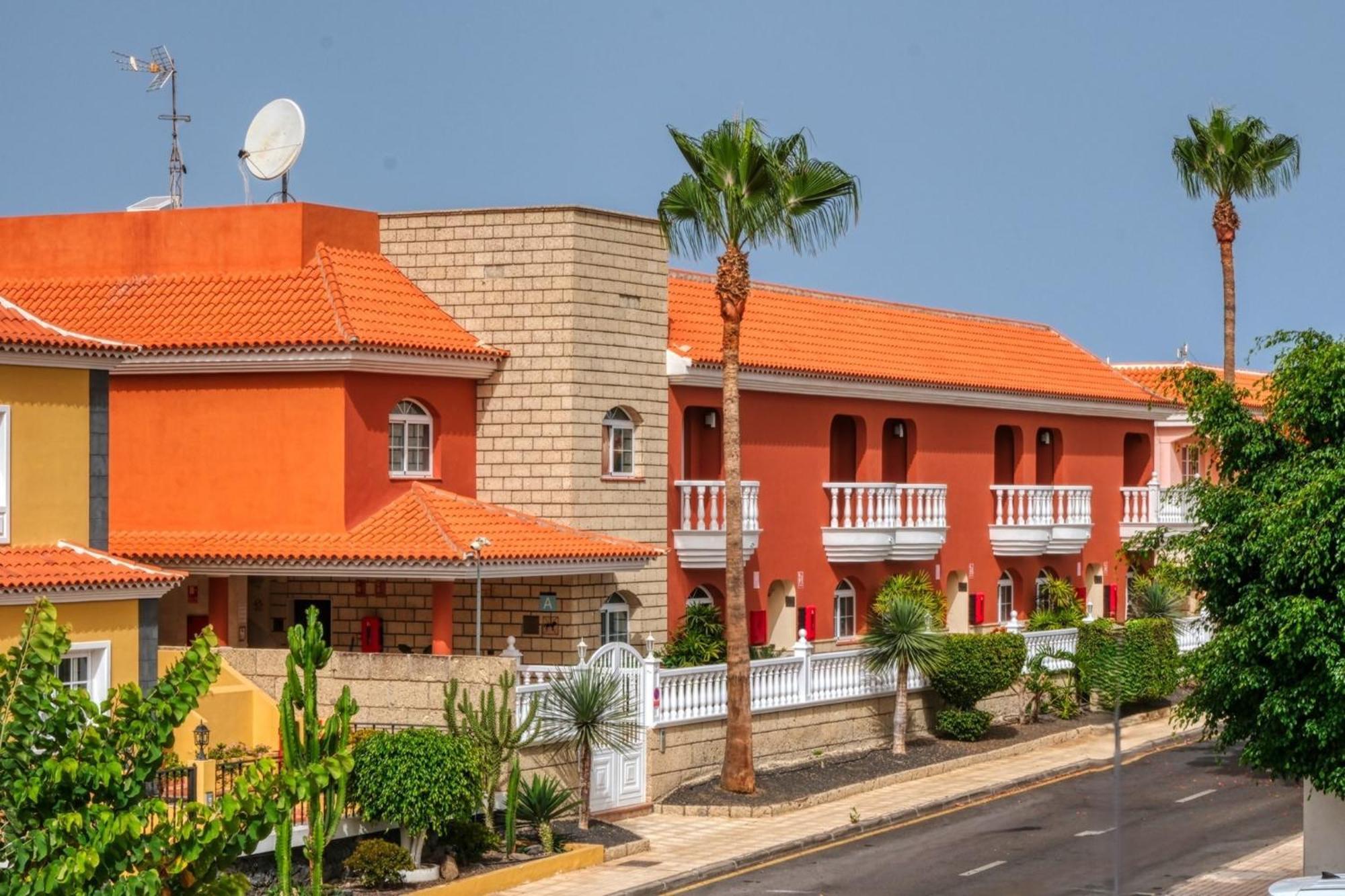 Apartamentos Callaomar Каляо Салвахе Екстериор снимка