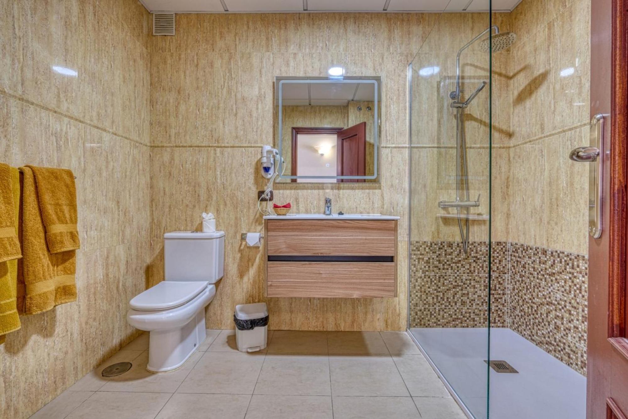 Apartamentos Callaomar Каляо Салвахе Екстериор снимка